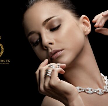 Harsh Jewellers logo - A symbol of elegance and luxury in the jewelry industry.
